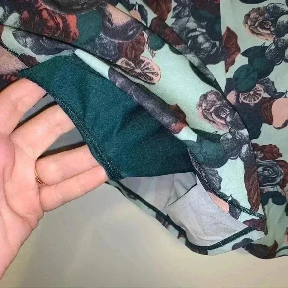 Women's Oiselle Special Edition Roga Lined Running Shorts Floral Size 10 - Picture 7 of 11